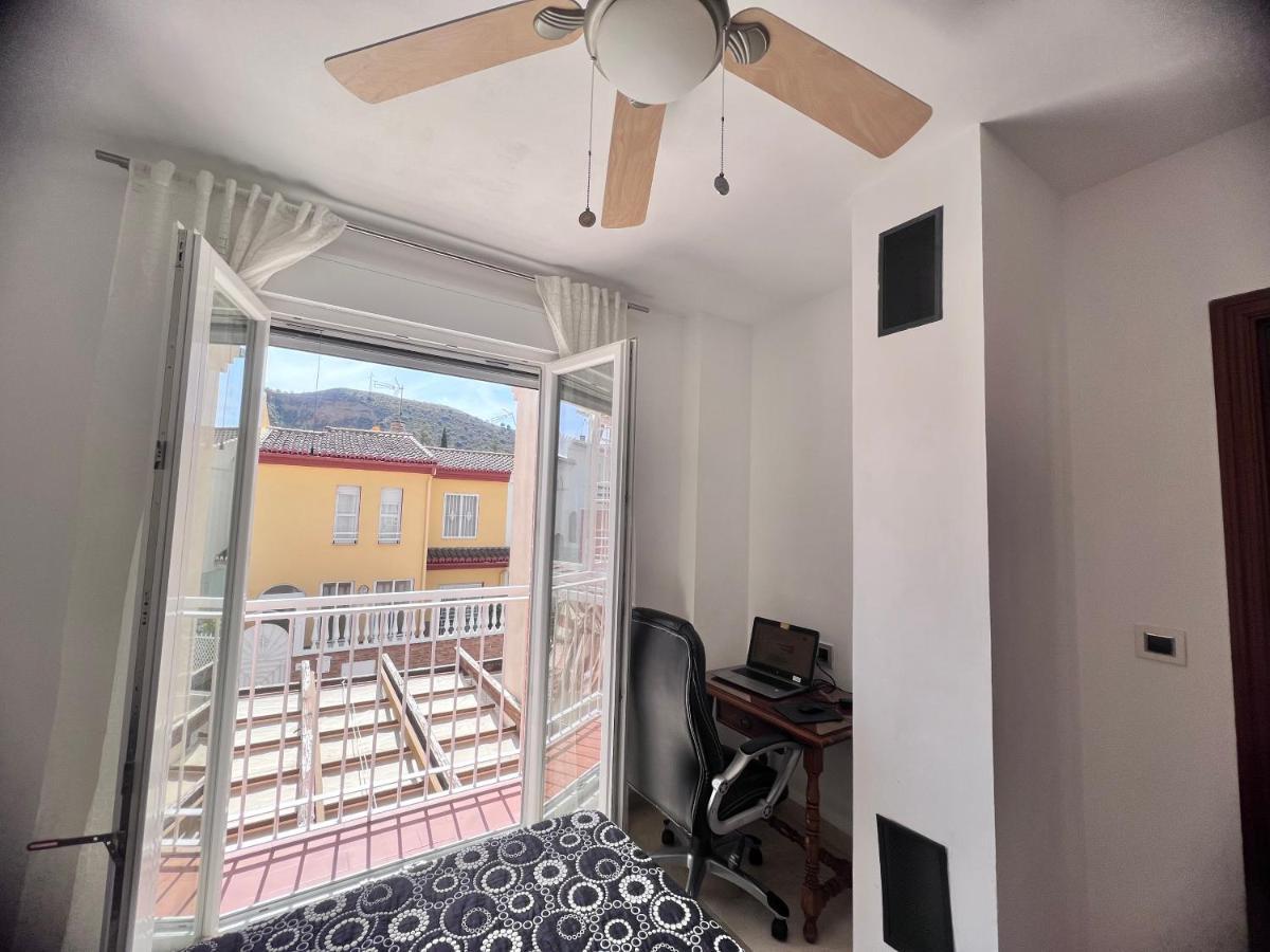 Casa Ideal Familias Y Grupos Con Balcones Exterior Soleada Patios Cerca Alhambra, Sierra Nevada, Rio Genil, Lancha Del Genil, Parque Llano Y Reloj Del Sol Con Barbacoas, Campo De Futbol, Circuito Gimnasia Διαμέρισμα Γρανάδα Εξωτερικό φωτογραφία