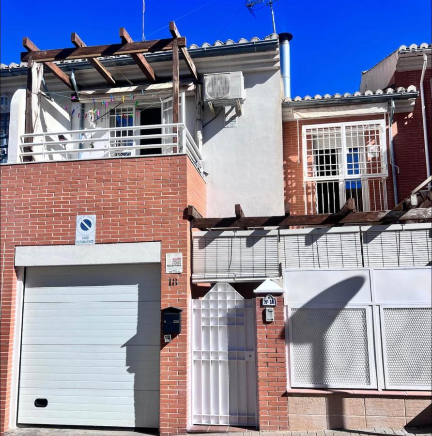 Casa Ideal Familias Y Grupos Con Balcones Exterior Soleada Patios Cerca Alhambra, Sierra Nevada, Rio Genil, Lancha Del Genil, Parque Llano Y Reloj Del Sol Con Barbacoas, Campo De Futbol, Circuito Gimnasia Διαμέρισμα Γρανάδα Εξωτερικό φωτογραφία