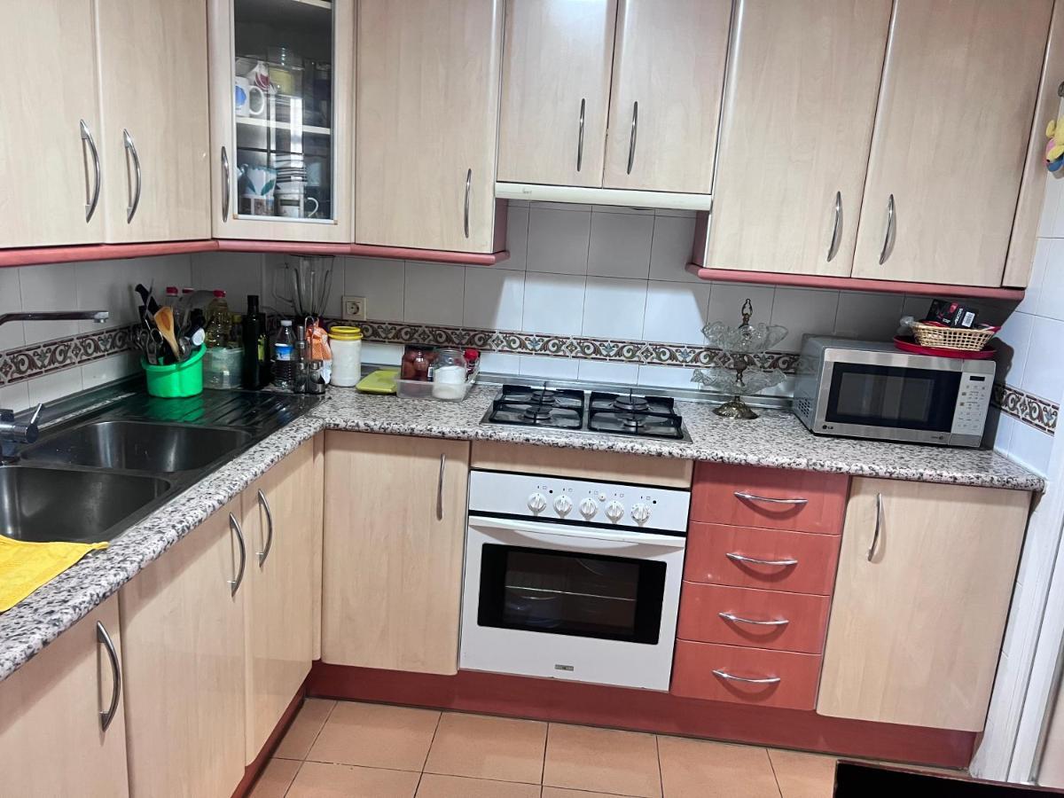 Casa Ideal Familias Y Grupos Con Balcones Exterior Soleada Patios Cerca Alhambra, Sierra Nevada, Rio Genil, Lancha Del Genil, Parque Llano Y Reloj Del Sol Con Barbacoas, Campo De Futbol, Circuito Gimnasia Διαμέρισμα Γρανάδα Εξωτερικό φωτογραφία