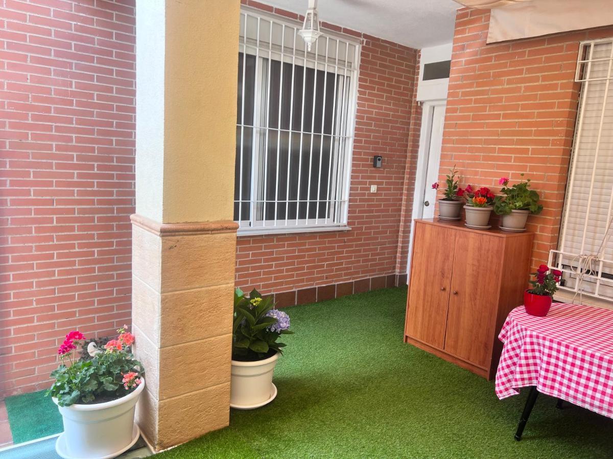 Casa Ideal Familias Y Grupos Con Balcones Exterior Soleada Patios Cerca Alhambra, Sierra Nevada, Rio Genil, Lancha Del Genil, Parque Llano Y Reloj Del Sol Con Barbacoas, Campo De Futbol, Circuito Gimnasia Διαμέρισμα Γρανάδα Εξωτερικό φωτογραφία