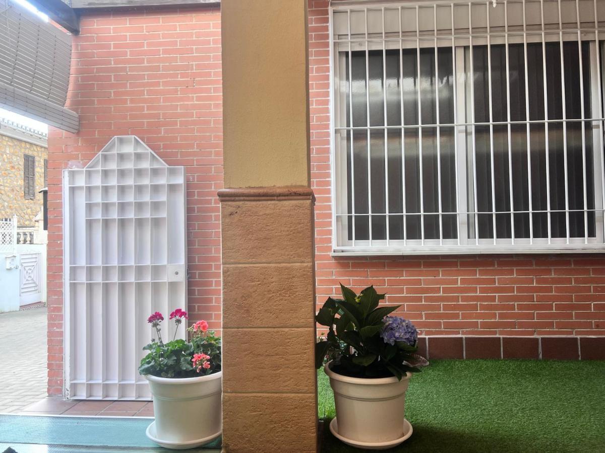 Casa Ideal Familias Y Grupos Con Balcones Exterior Soleada Patios Cerca Alhambra, Sierra Nevada, Rio Genil, Lancha Del Genil, Parque Llano Y Reloj Del Sol Con Barbacoas, Campo De Futbol, Circuito Gimnasia Διαμέρισμα Γρανάδα Εξωτερικό φωτογραφία